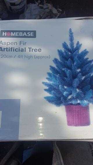 homebase christmas fir tree aritfical 20cm 4ft hight in good condition and in a basket