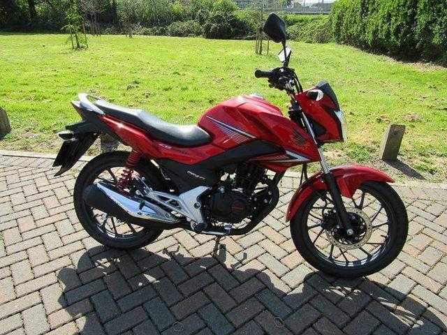 Honda CB 2015