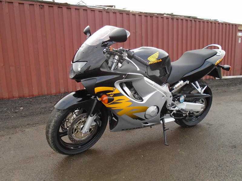 Honda CBR 600 RR FX year 2000 WE ARE CONVINCED BEST IN UK