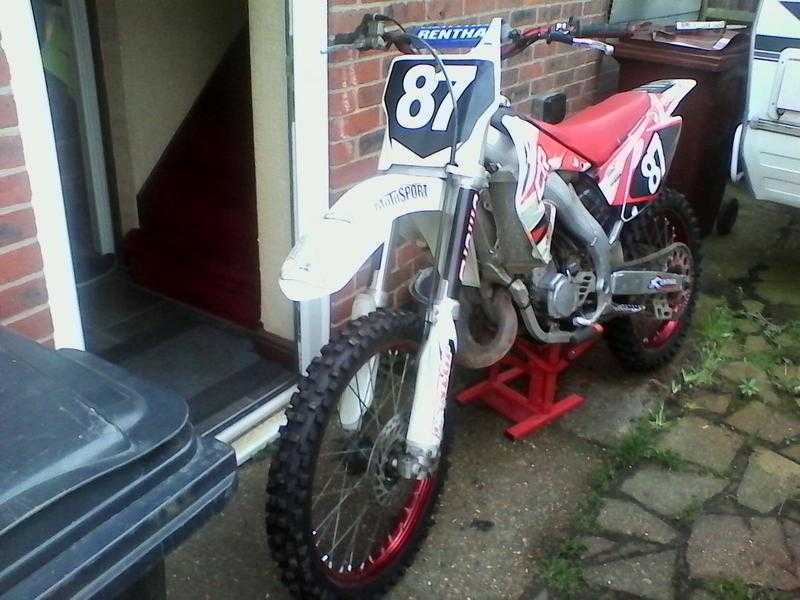 Honda cr125 motorcross bike  2003