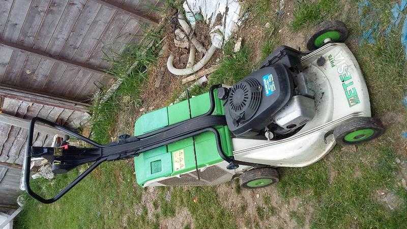 Honda  etesia self propelled petrol lawn mower