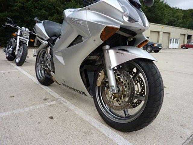 Honda VFR 2003