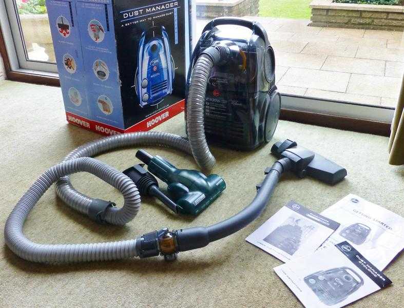 Hoover Dust Manager Cyclonic Vacuum Cleaner (2300 watts)