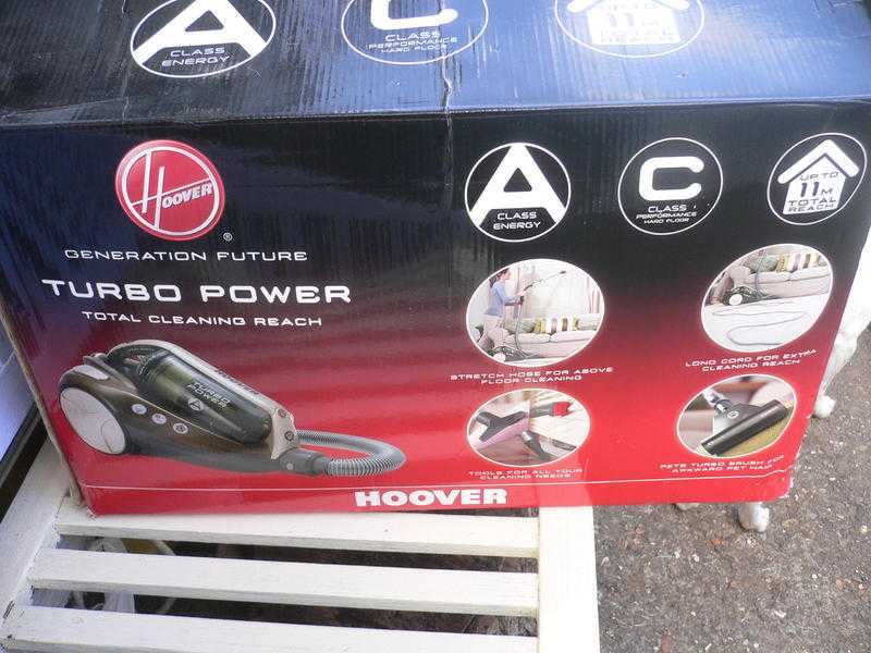 Hoover Turbo cylinder vacuum cleaner,nearly new.