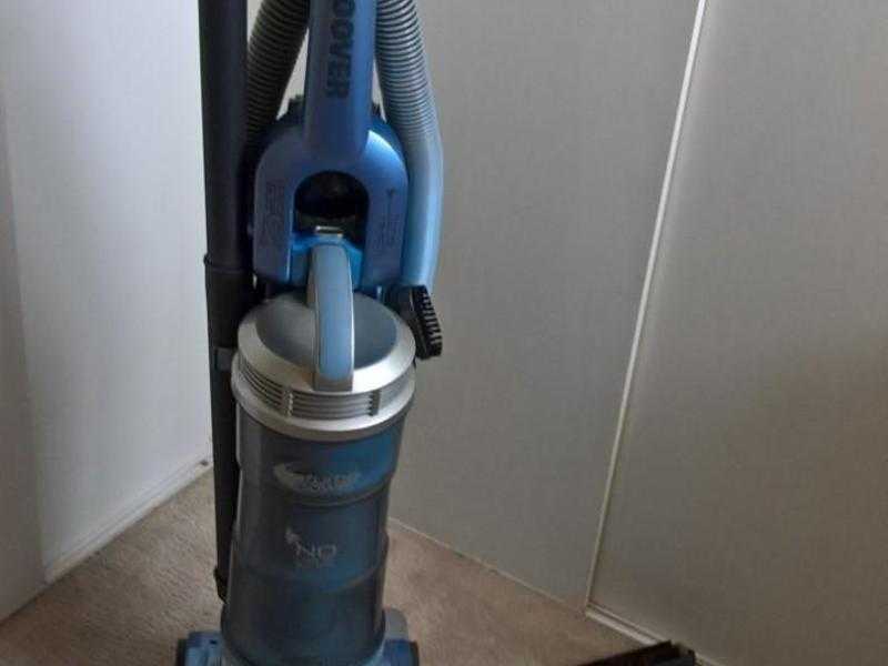 HOOVER VACUUM CLEANER