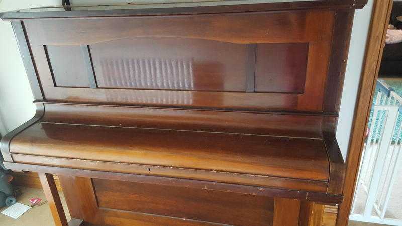 Horace lock upright piano