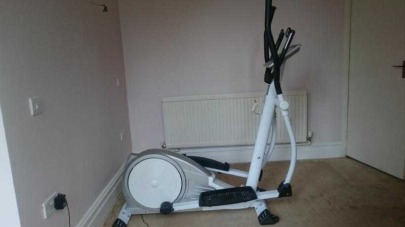 Horizon Delos Pro Cross Trainer Elliptical