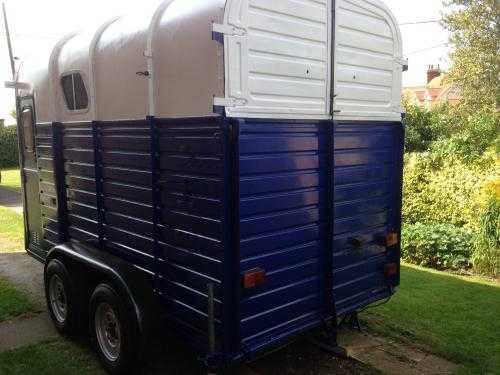 horse box trailer