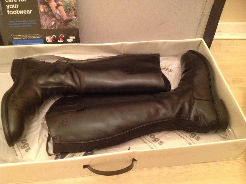 Horse Riding Leather Boots ( Nearly New ) make - Just Togs