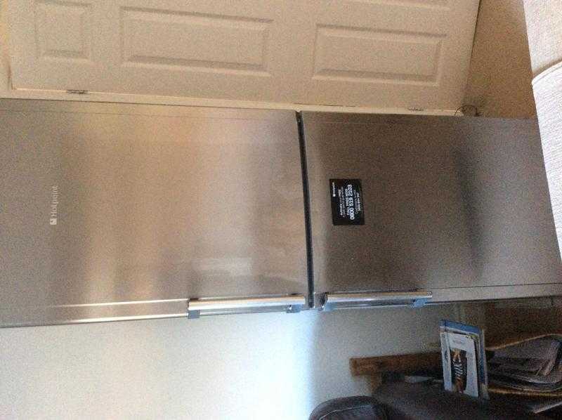 Hot point fridgefreezer