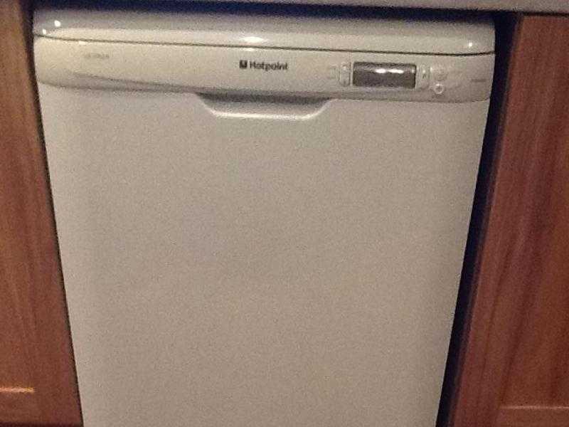 Hot point Ultimate Dishwasher