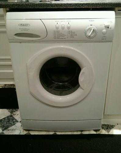 HOTPOINT AQUARIUS WASHING MACHINE 7kg