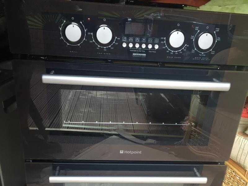 HOTPOINT BD52 BROWN BUILT IN ELECTRIC DOUBLE OVEN