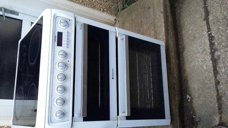 Hotpoint ew74 electric cooker glass top halogen