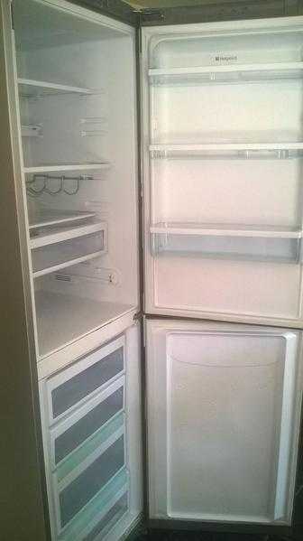 Hotpoint FF200E Fridge Freeer- Silver