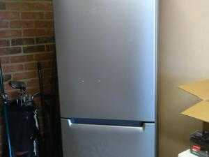 Hotpoint Fridge Freezer - gloss black