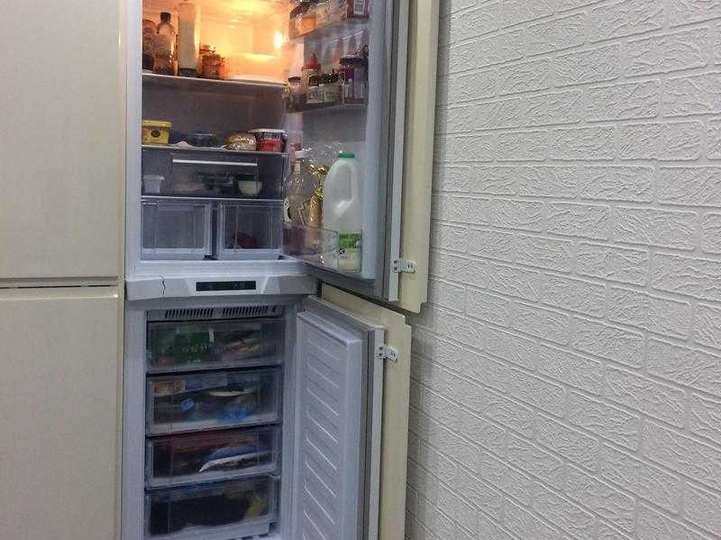 Hotpoint integrated 5050 fridge freezer, good condition