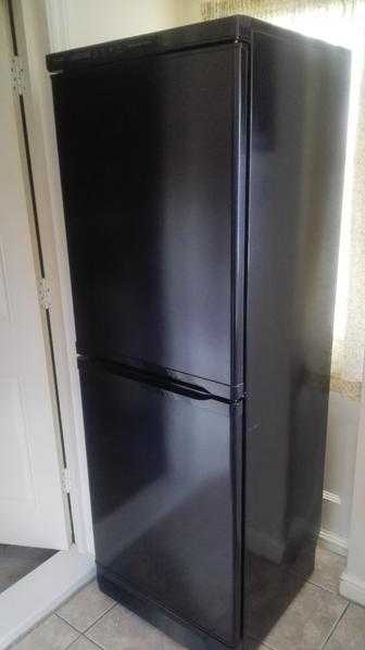 Hotpoint Mistral Frost Free Fridge Freezer