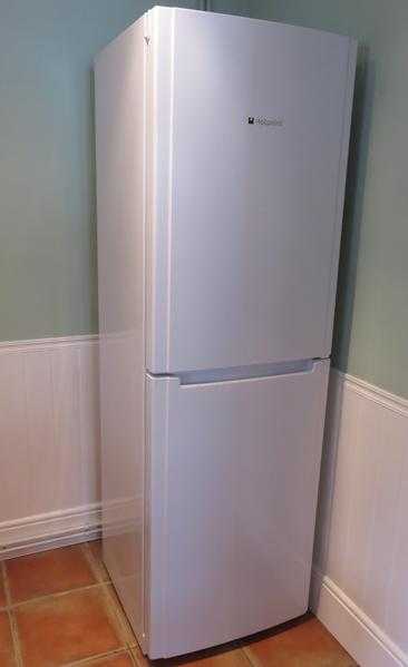 Hotpoint Smart FridgeFreezer Model FSFL 1810