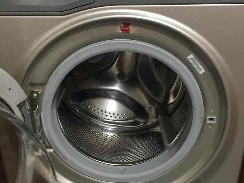 Hotpoint washing machine, 6kg load - only 4 years old