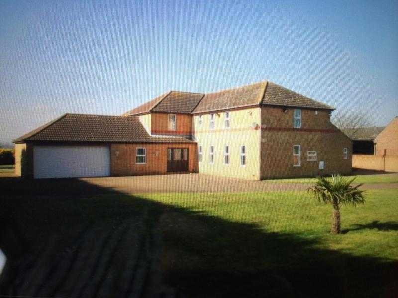 House Detached  4 bed In Countryside