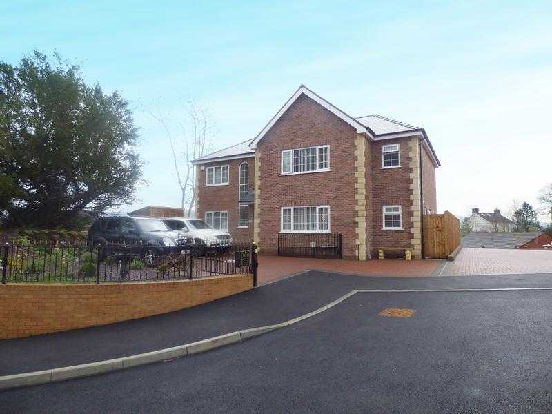 House for sale in Clydach
