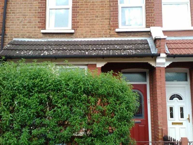 House share in Manor House zone 2 north London N15 6HH