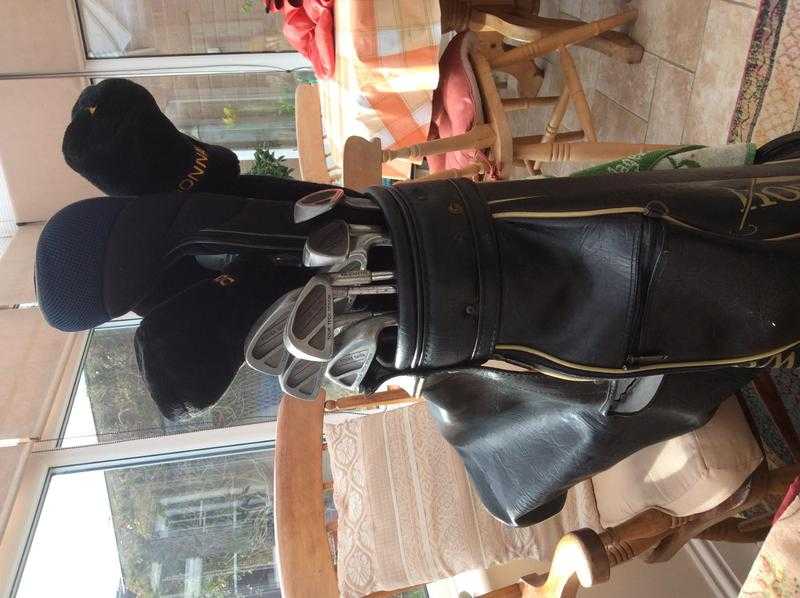 Howson golf set with bag