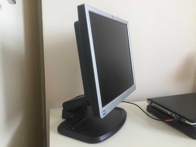 HP 1740 17quot Flat screen colour monitor