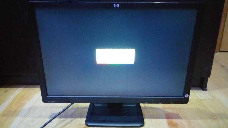 HP 22 LE2201W widescreen LCD Monitor with power cable