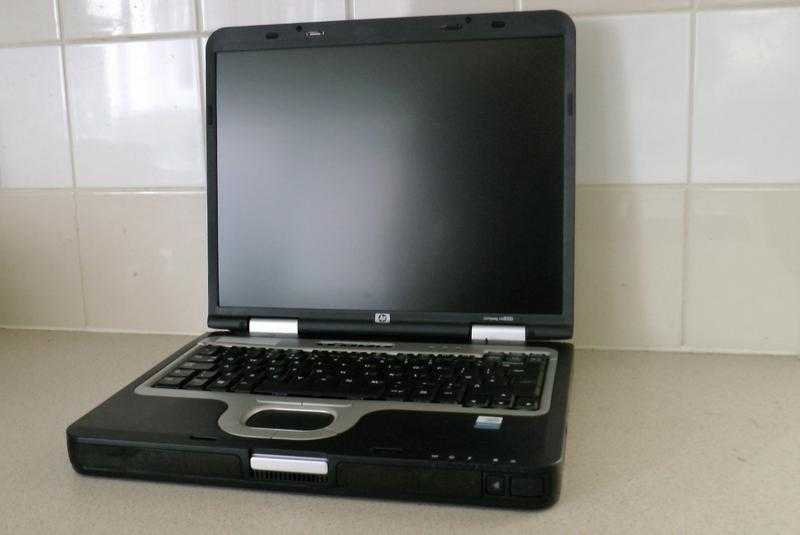 HP Compaq NC8000 Laptop 25