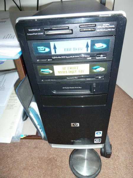 HP PAVILION DESKTOP COMPUTER,CHAIR,DESK