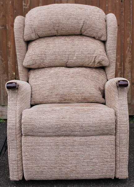 HSL 039Linton039 Hi-Riser Recliner Chair