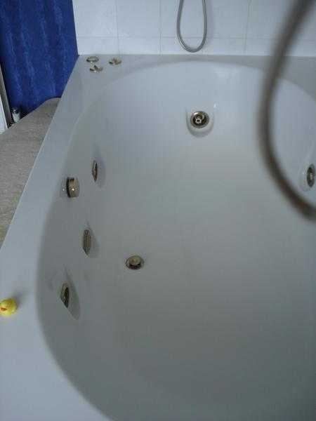 Huge Whirlpool Jacuzzi Bath