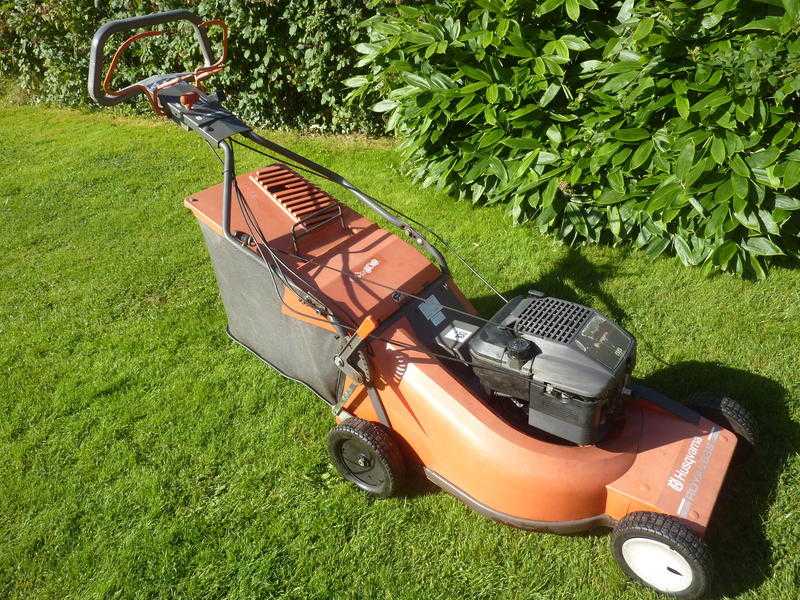 Husqvarna 21 cut self propelled mower, briggs amp Stratton engine  (Newick)