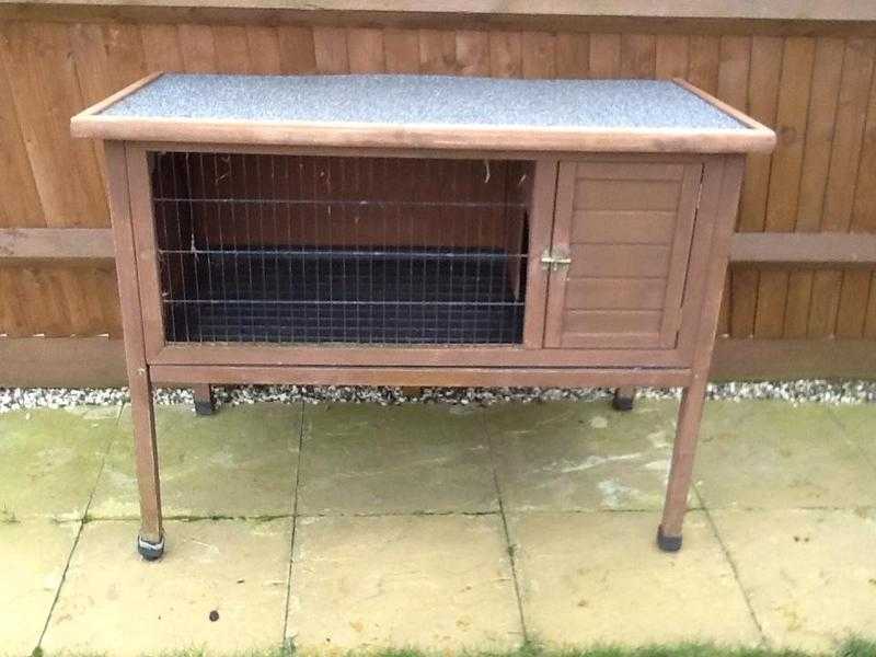 HUTCH FOR GUINEA PIGSRABBIT