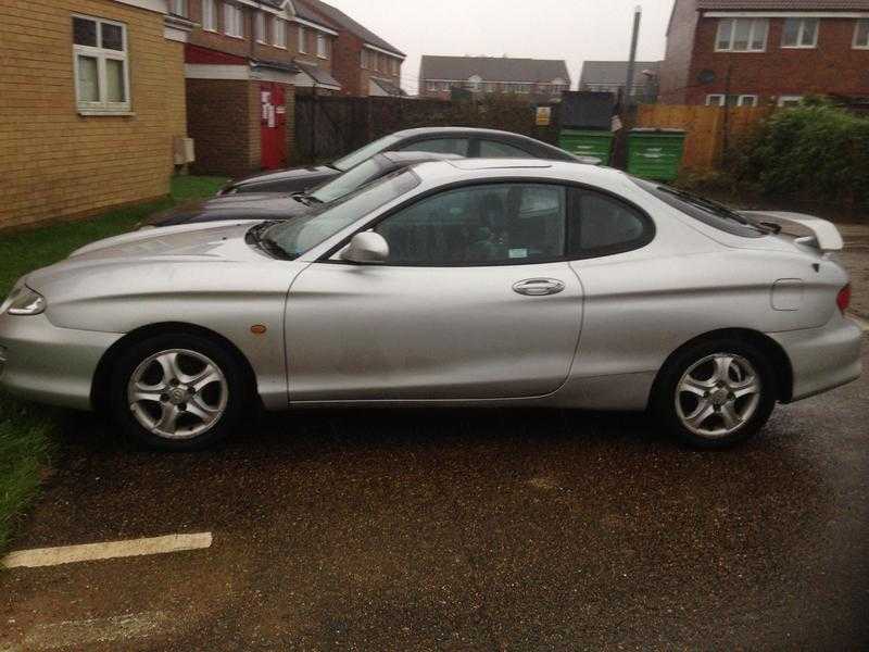 Hyundai Coupe SE, W Reg. (2000), Silver 2.0, 79300 miles, Two-tone Grey Leather Seats, with MOT