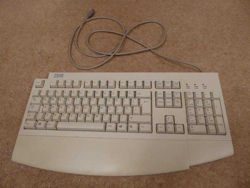 IBM desktop PC keyboard with detachable palm rest