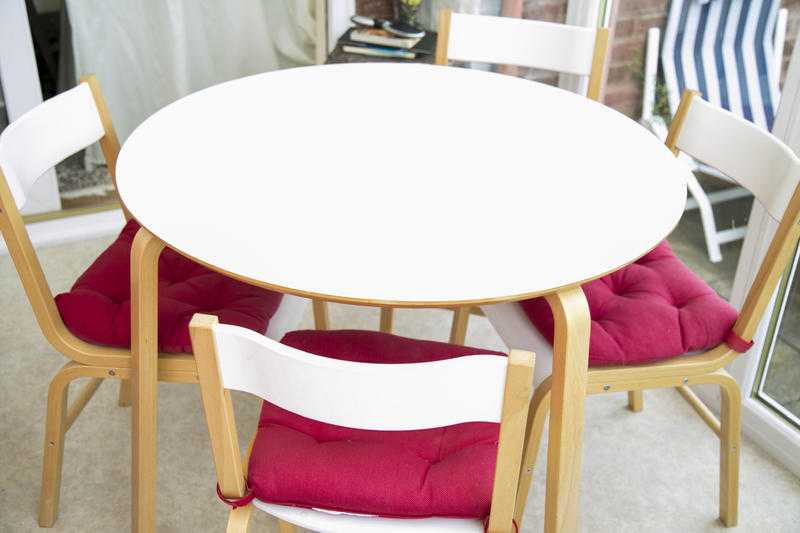 IKEA 4 CHAIR -TABLE SET WHITE