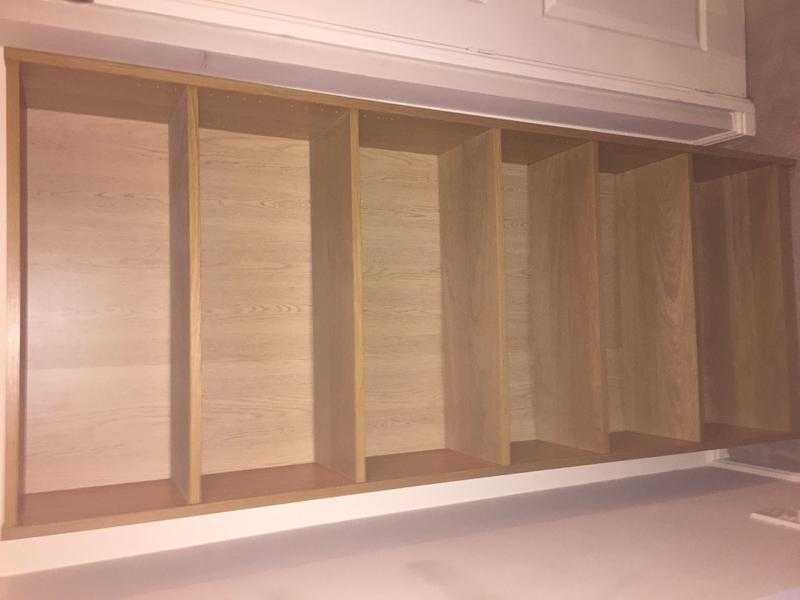 Ikea Billy Bookcase Oak Veneer 80cm Width x 28cm Depth x 202cm High. In Good Condition