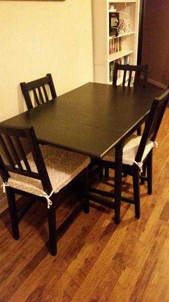 Ikea extendable dining table and 4 chairs - good condition