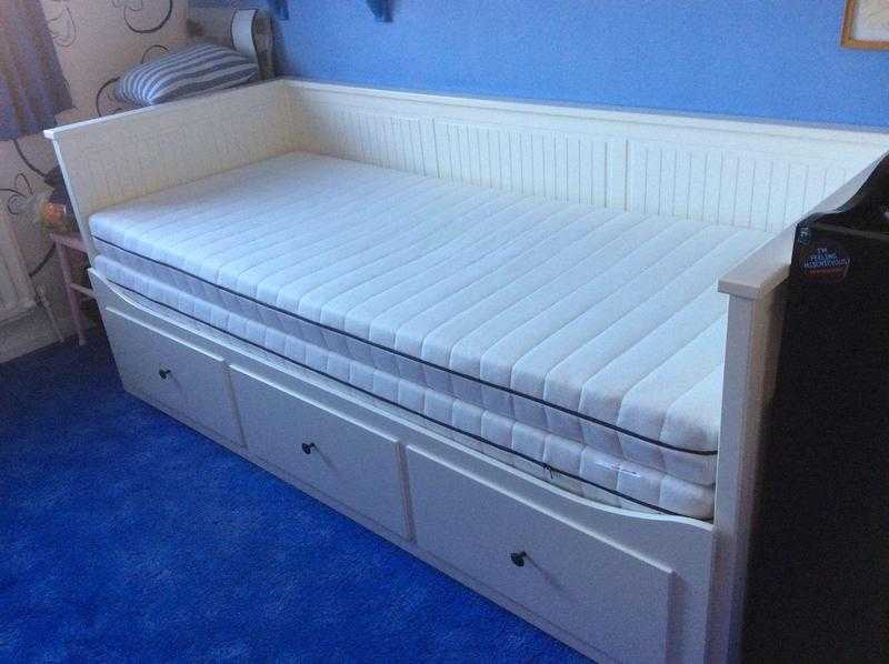 IKEA Hemnes Single To King Size Day Bed