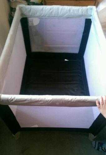 Immaculate Travel Cot