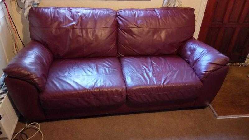 Immediate Selling Full 2 Piece leather suite Sofa Set at very less price