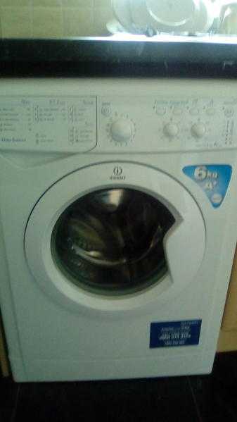 indesit A 6kg load 1200rpm eco washing machine barely used