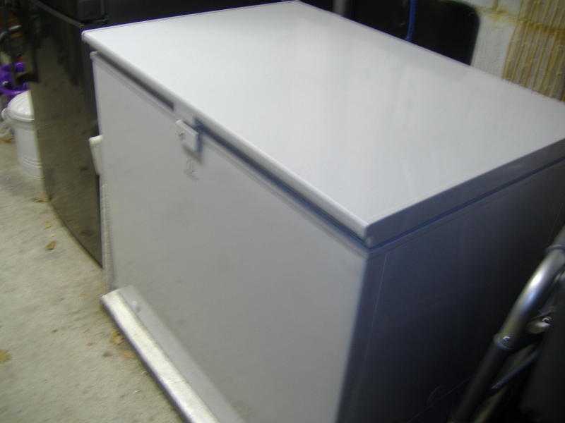 INDESIT CHEST FREEZER