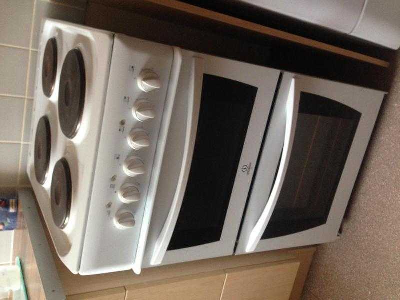 Indesit electric cooker