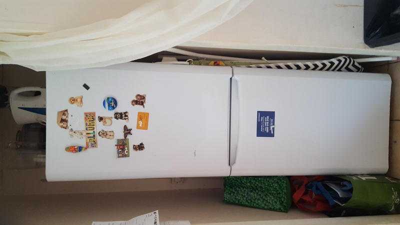 Indesit fridge freezer vgc 18 mths old