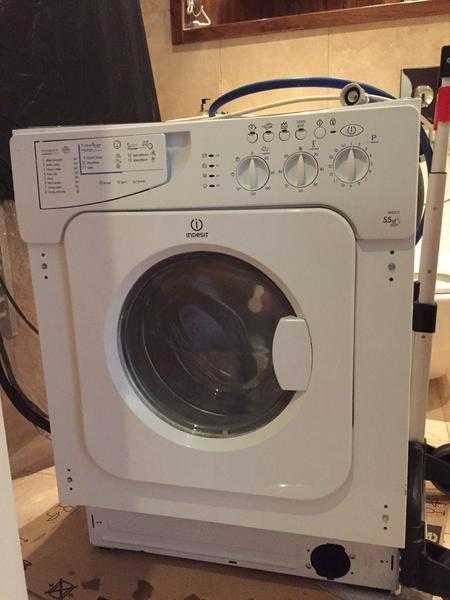 Indesit WasherDryer IWDE12 5.5kg white, integrated