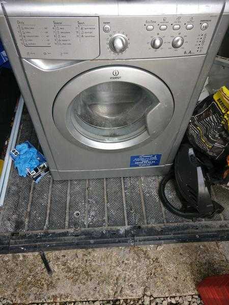 INDESIT WASHING MACHINE G.WORKING ORDER